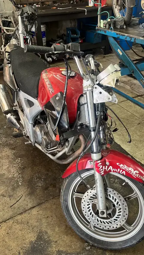 Moto consertada na RM Motopeças depois de um acidente